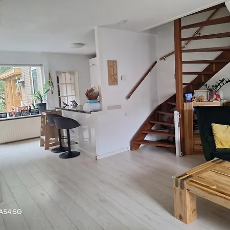 Дом отдыха Large Family House In Tanthof, Делфт