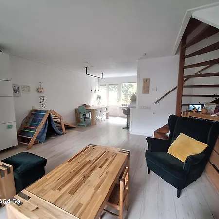 Large Family House In Tanthof, Дом отдыха Делфт