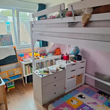 Vakantiehuis Large Family House In Tanthof,