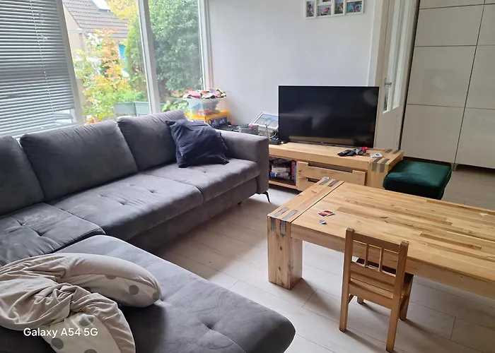 Semesterbostad Large Family House In Tanthof,