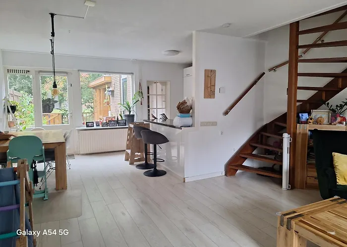 Semesterbostad Large Family House In Tanthof,