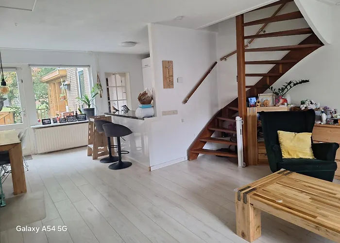 Semesterbostad Large Family House In Tanthof, Delft